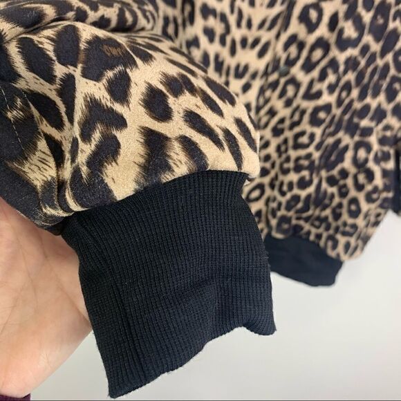 Jeykay cheetah bomber jacket. SO SOFT! small NWT - Picture 5 of 9